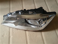 13款新桑塔纳大灯（白色）